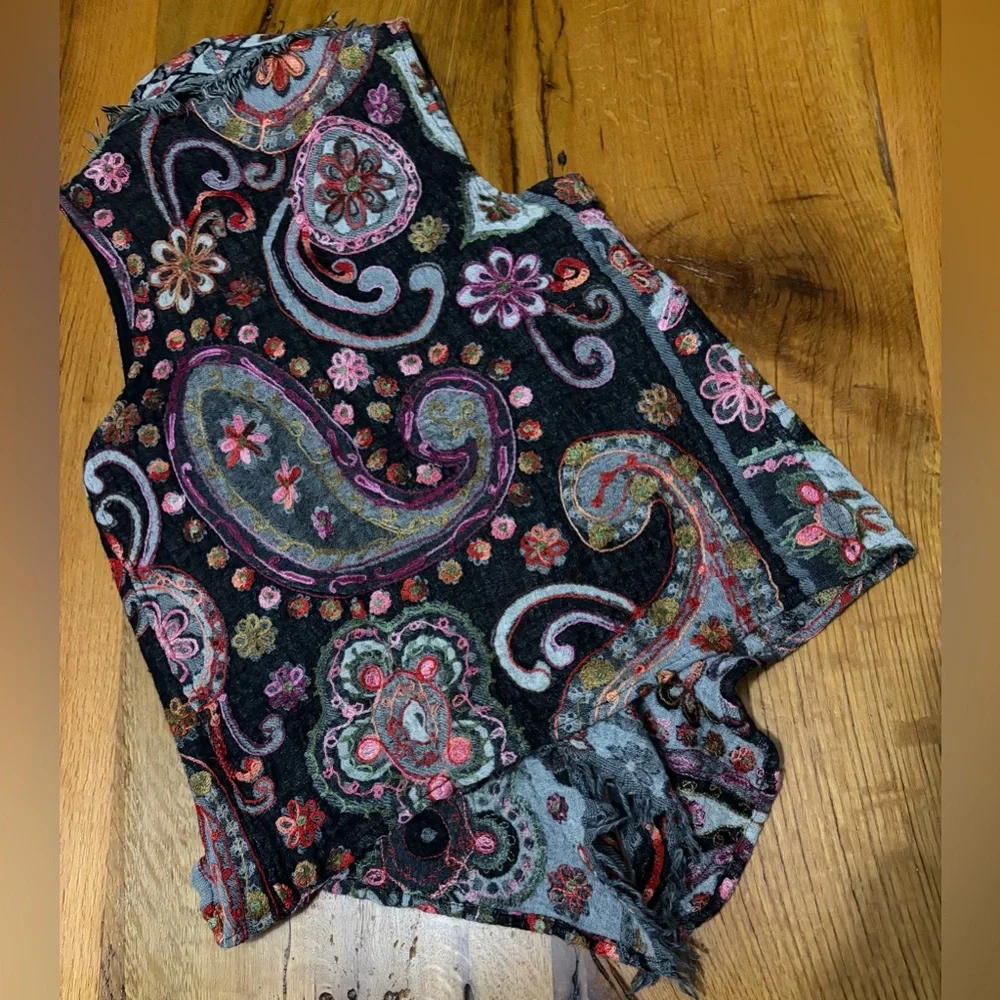 Any 100% Wool Colorful Embroidered Paisley & Floral Vest with Fringe, Size Small - Picture 7 of 7